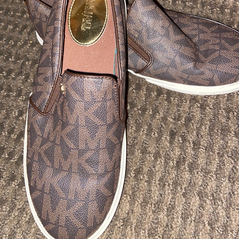 Mk slip on gently used
